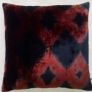 Handmade, Hand dyed Shibori Pillow. 19"X19".